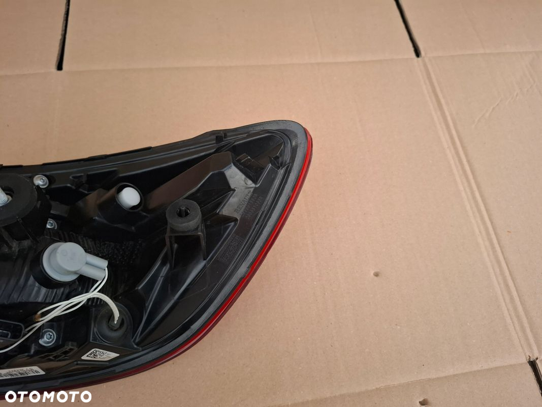 LAMPA TYLNA RENAULT CLIO 5 V ORYGINAŁ - 4