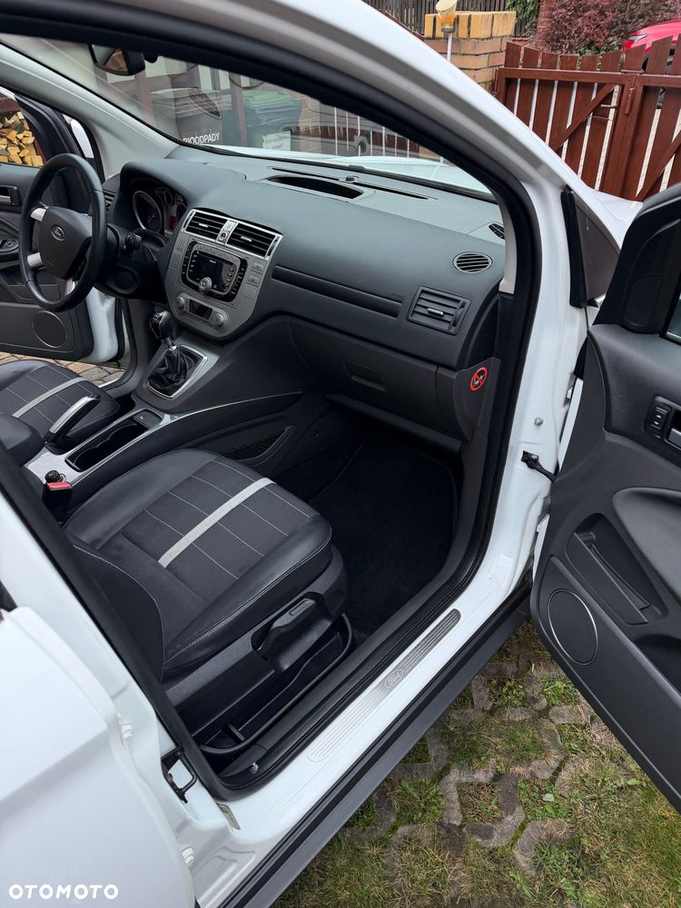 Ford Kuga - 16
