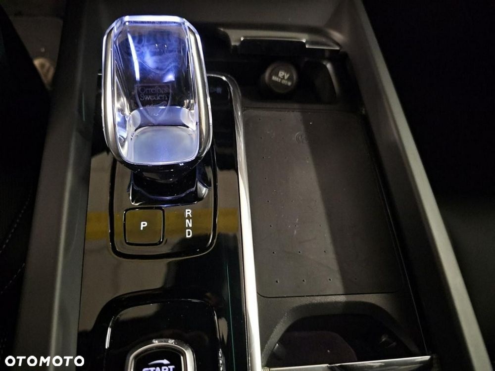 Volvo XC 60 T6 AWD Recharge Plus Black Edition - 19
