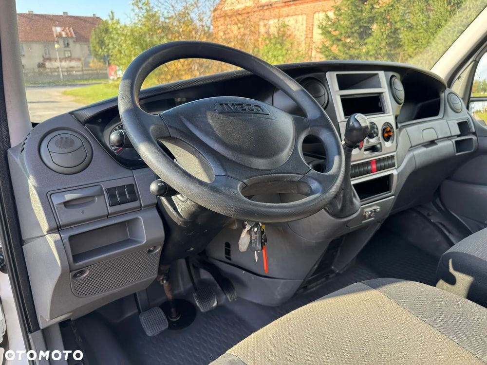 Iveco 35C15 * 3.0 / 150KM * Skrzyniowe * Rozstaw osi: 3.75 * Rama do zabudowy * - 24