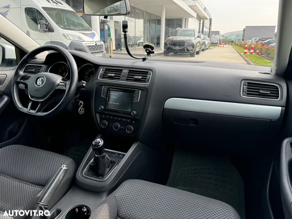 Volkswagen Jetta 1.2 TSI Comfortline - 23