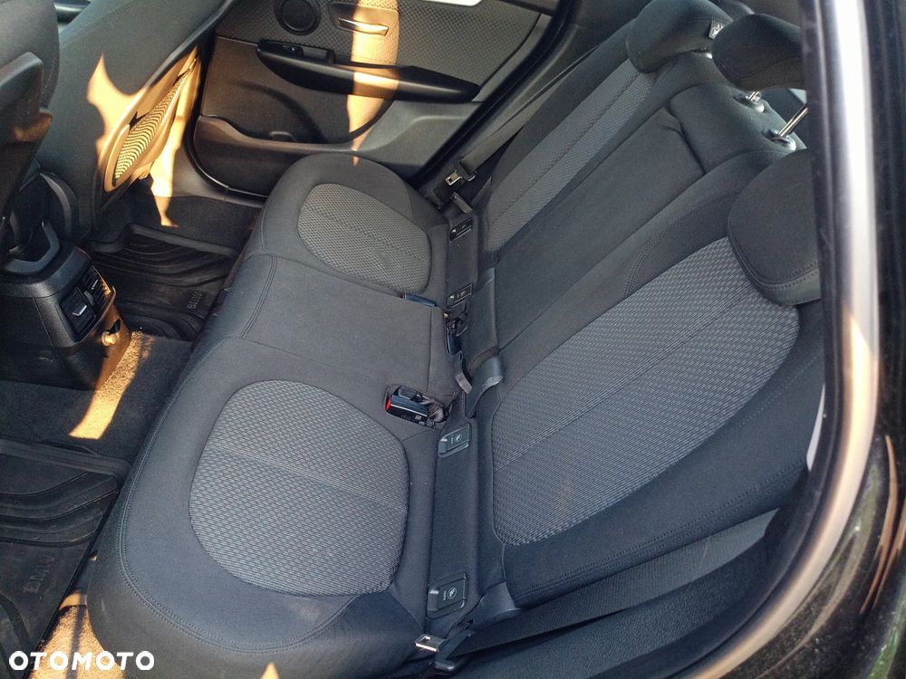 BMW Seria 2 218i - 25