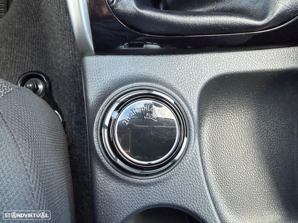 Mitsubishi L200 2.4 DI-D CD Sportbox Strakar 4WD - 23