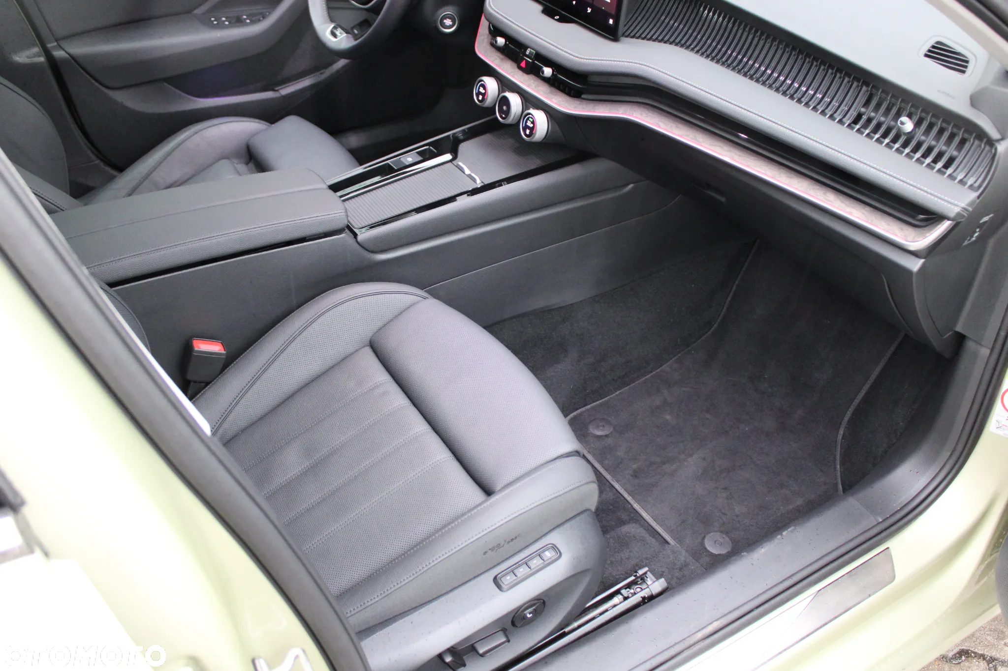 Skoda Superb 2.0 TDI SCR L&K DSG - 16