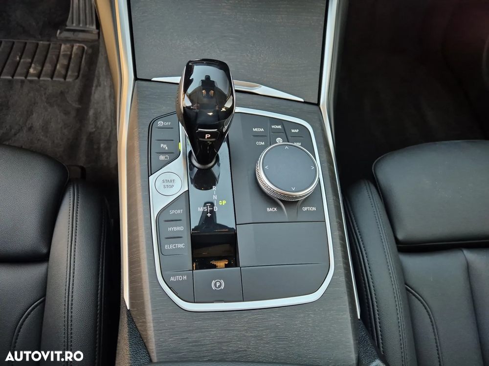 BMW Seria 3 330e Aut. Sport Line - 20