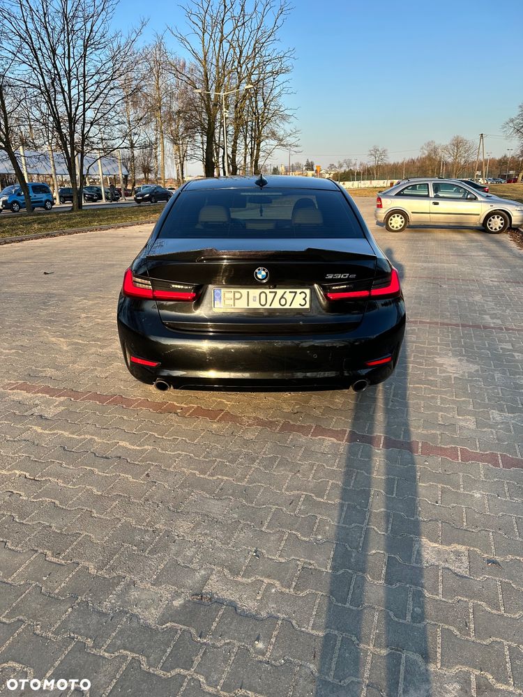 BMW Seria 3 330e M Sport - 5