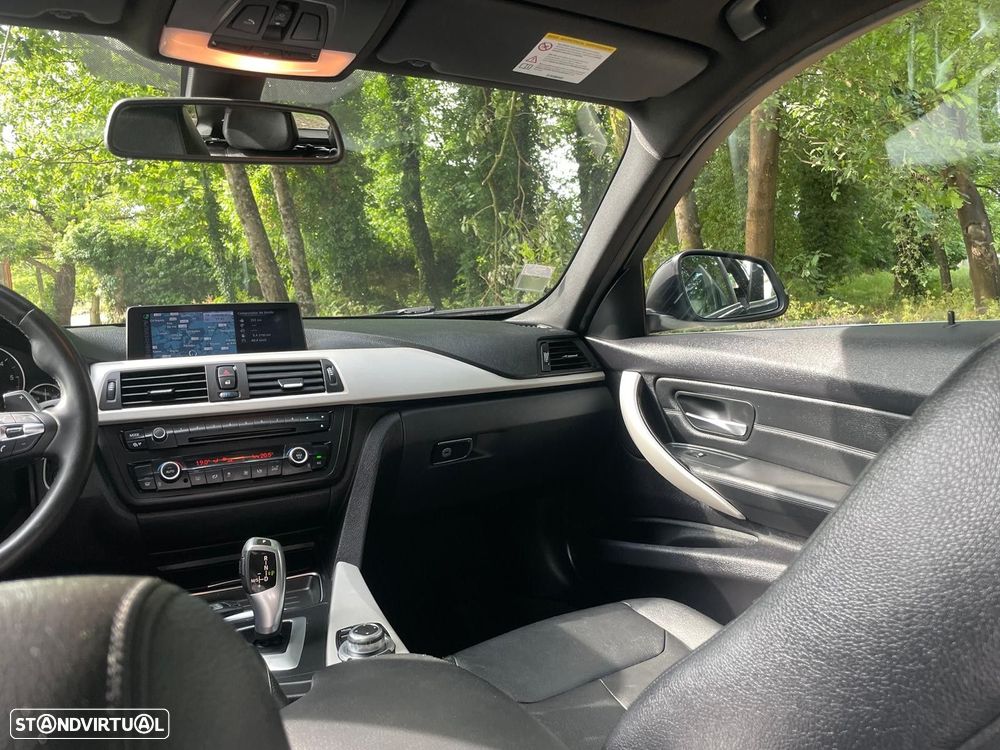 BMW 320 d Touring xDrive Pack M Auto - 19