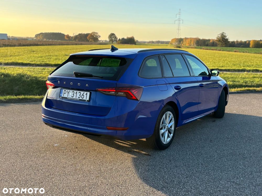 Skoda Octavia 2023 photo 2