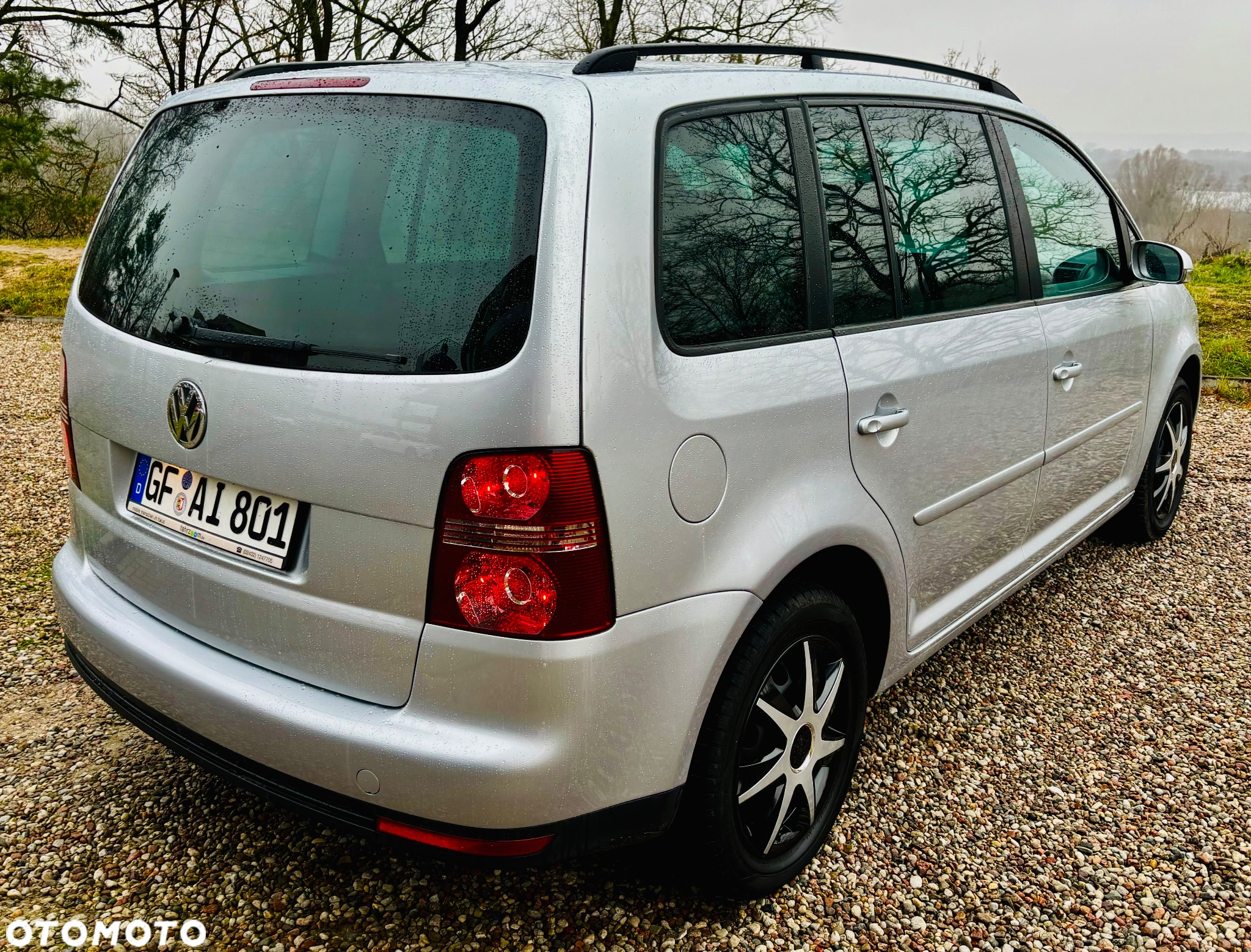 Volkswagen Touran - 2