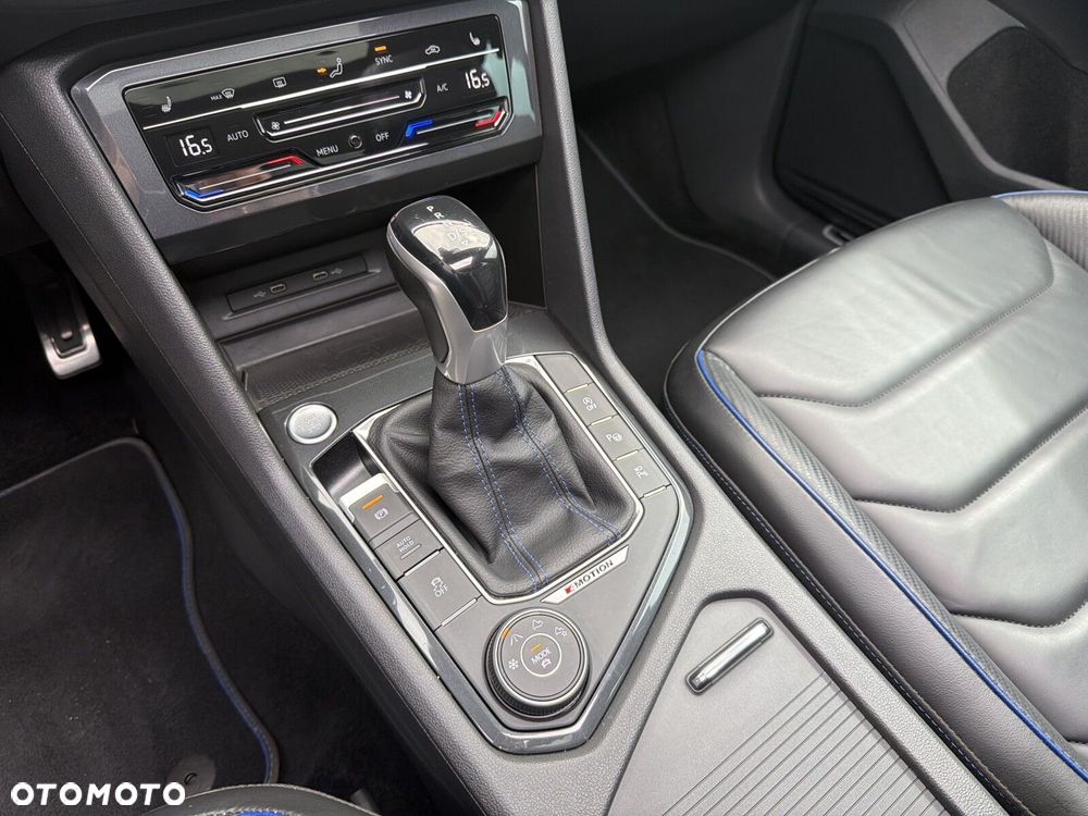 Volkswagen Tiguan - 16