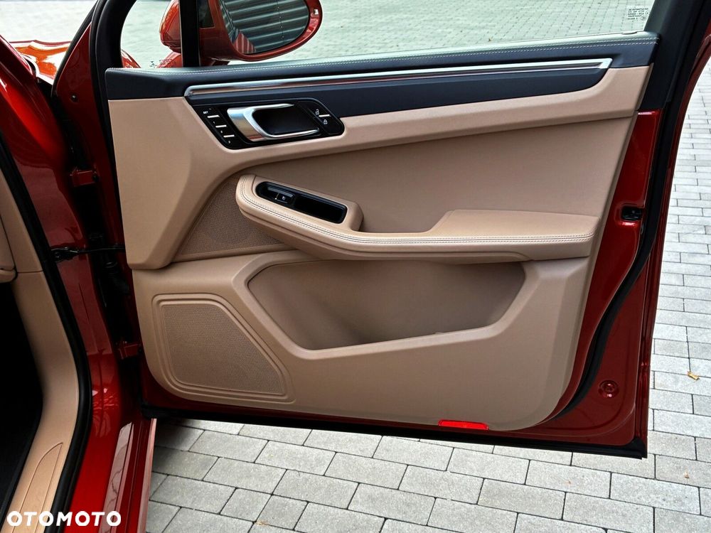 Porsche Macan - 36