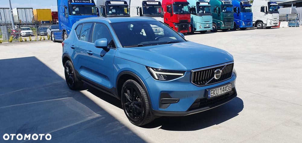 Volvo XC 40 B3 Plus Dark - 2