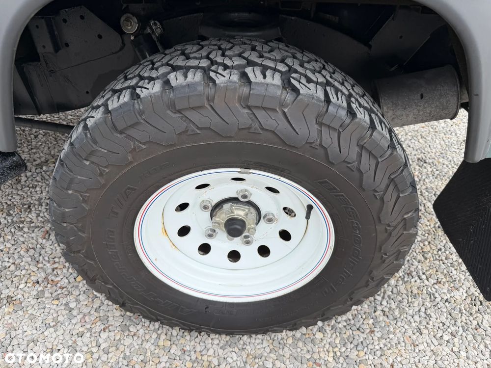 Land Rover Defender 2.4 TD4 S - 38