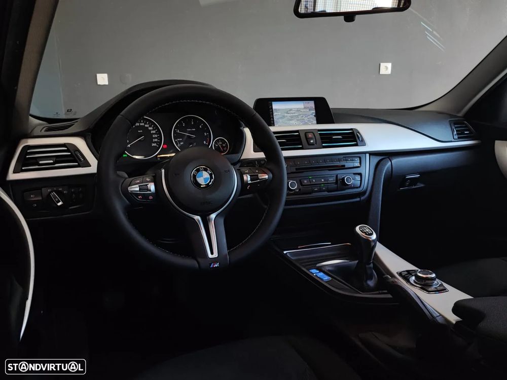 BMW 318 d DPF Touring Edition Sport - 27