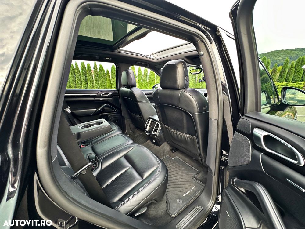 Porsche Cayenne 3.0 L - 11