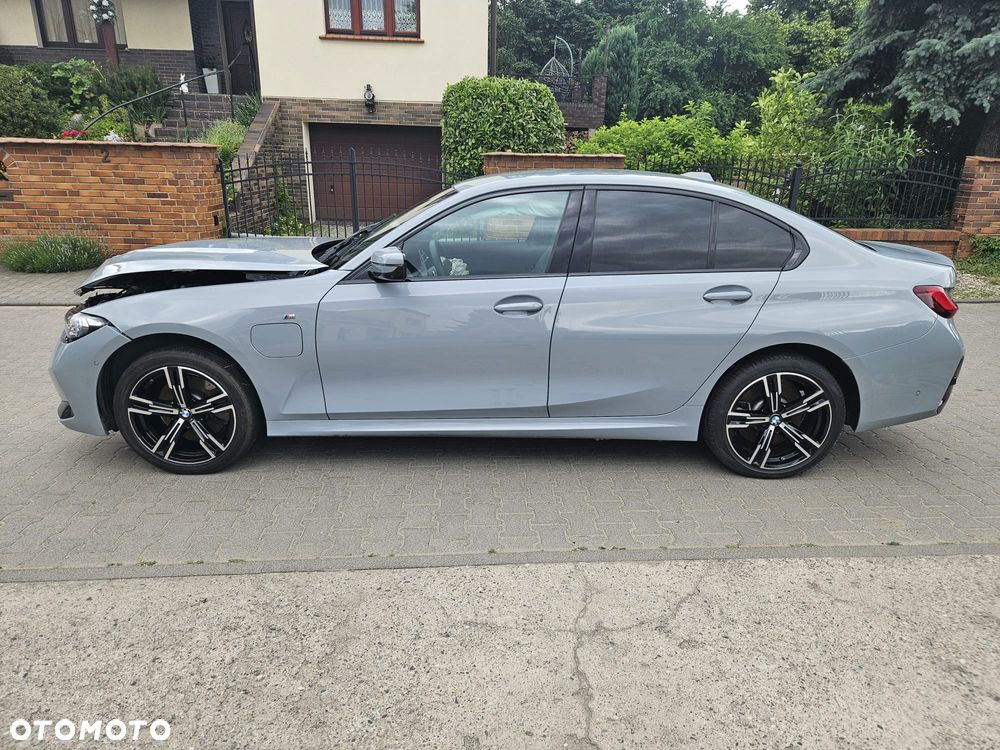 BMW Seria 3 330e PHEV M Sport - 9