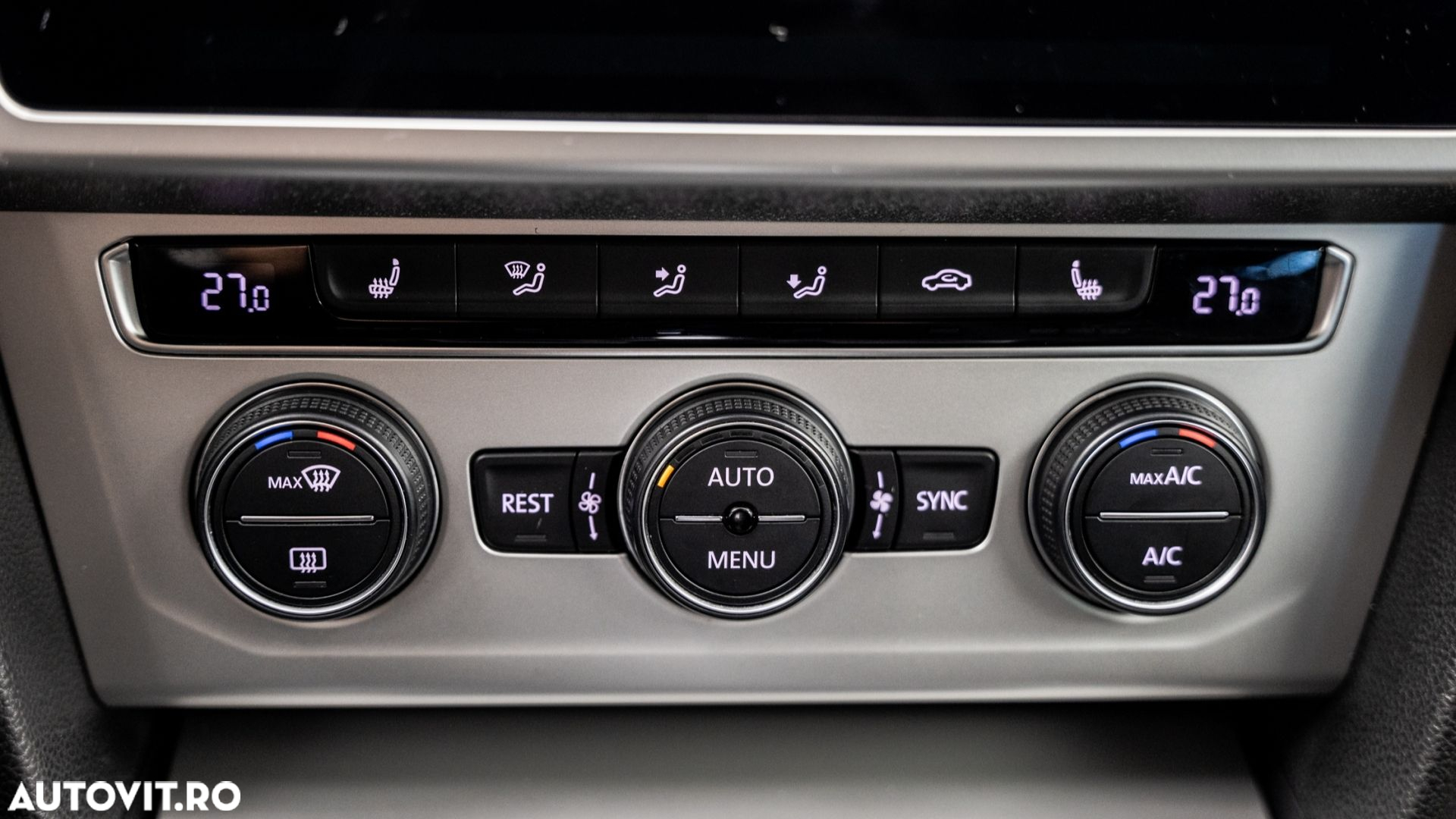 Volkswagen Passat Variant 2.0 TDI SCR DSG Comfortline - 20