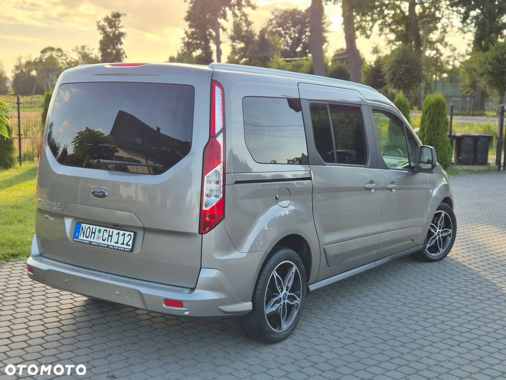 Ford Tourneo Connect Grand - 29