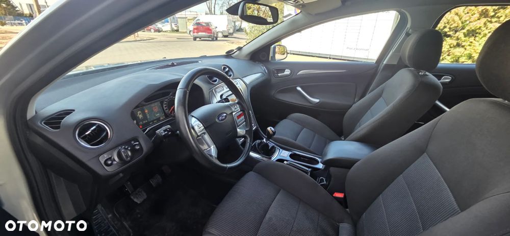 Ford Mondeo 2.0 TDCi Ghia - 24