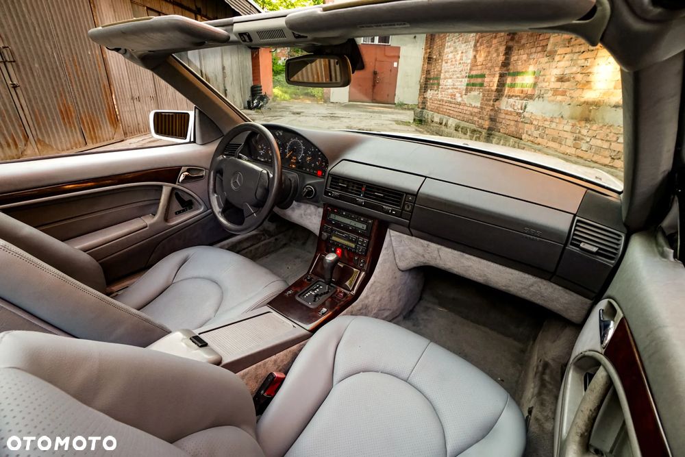 Mercedes-Benz SL - 12