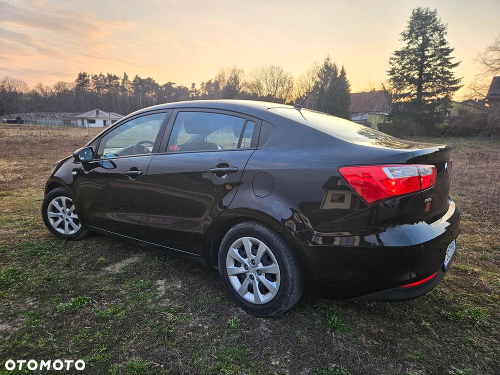 Kia Rio 1.4 L - 9