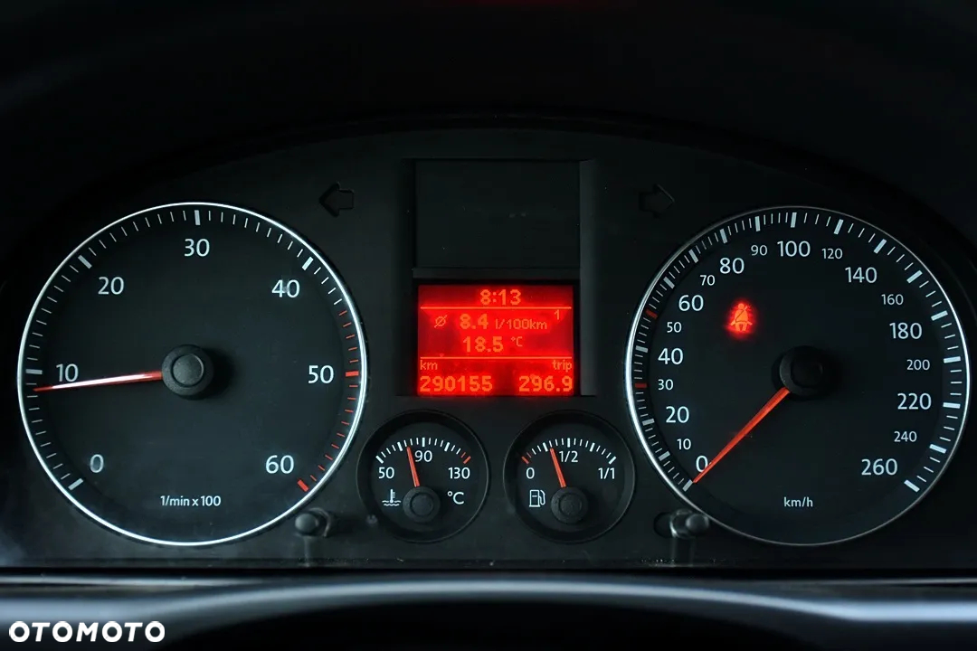 Volkswagen Touran 1.9 TDI Conceptline - 24