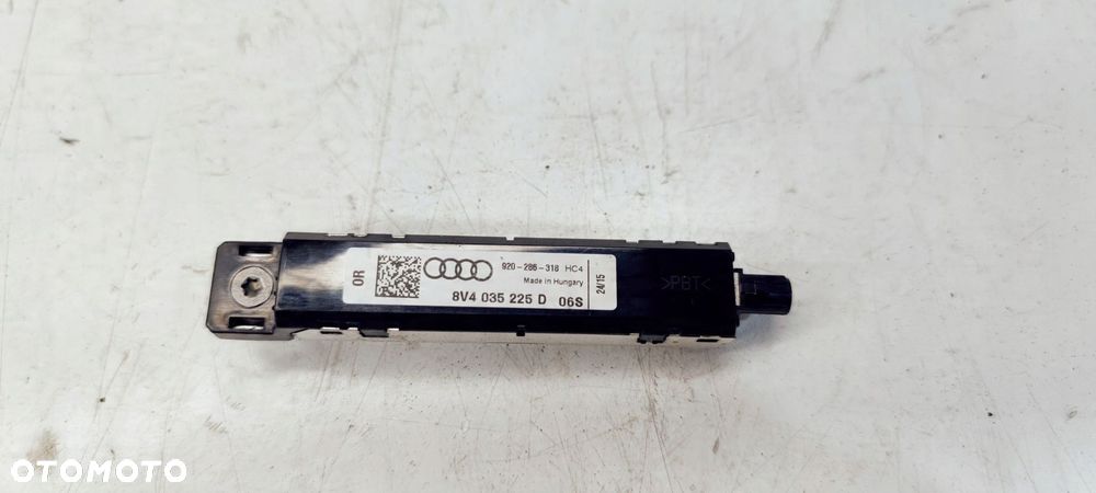 WZMACNIACZ ANTENOWY AUDI A3 8V 8V4035225D - 1