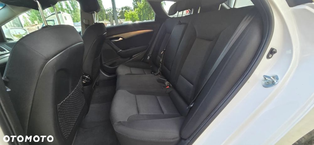 Hyundai i40 Kombi 1.7 CRDi DCT Premium - 34