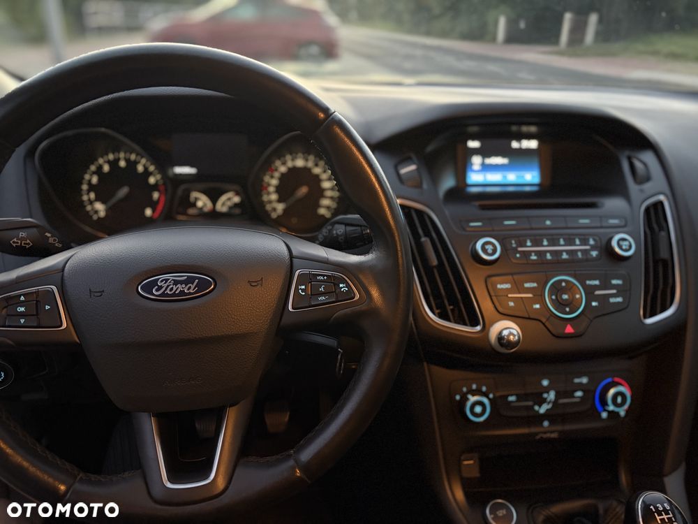 Ford Focus - 8
