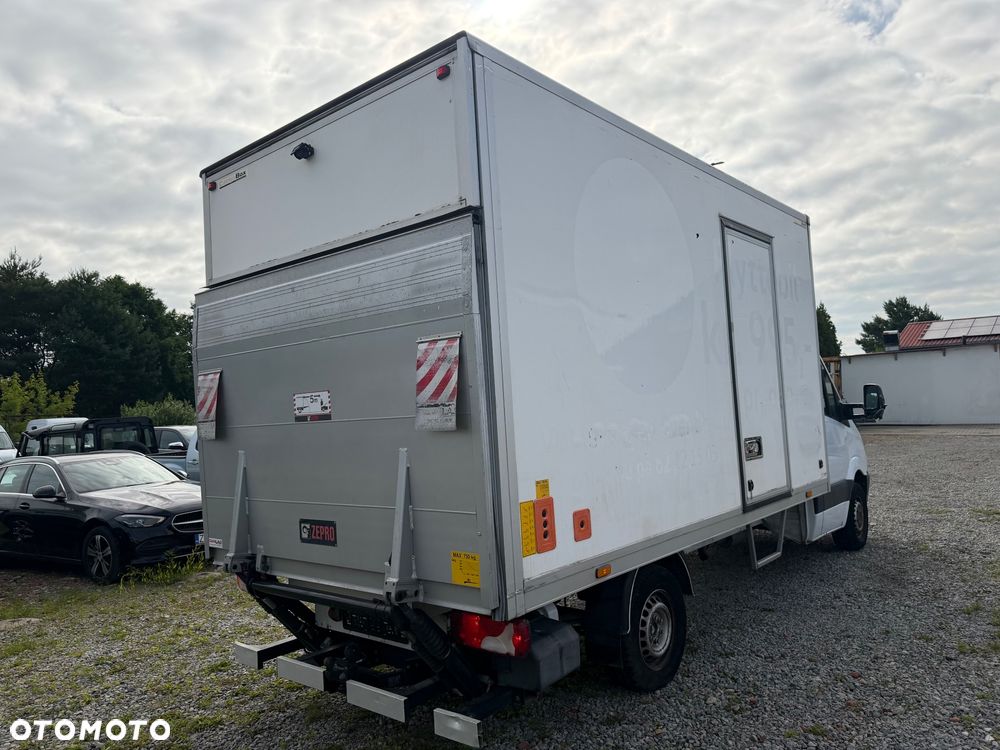 Mercedes-Benz Sprinter - 5