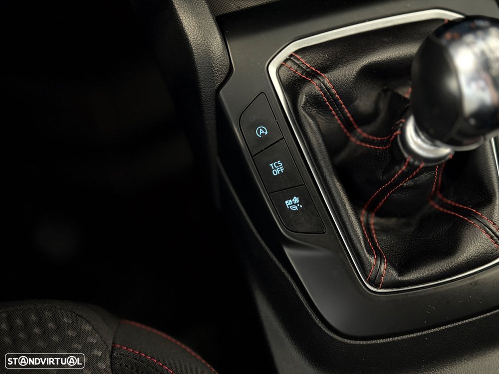 Ford Focus 1.5 TDCi ECOBlue ST-Line - 27