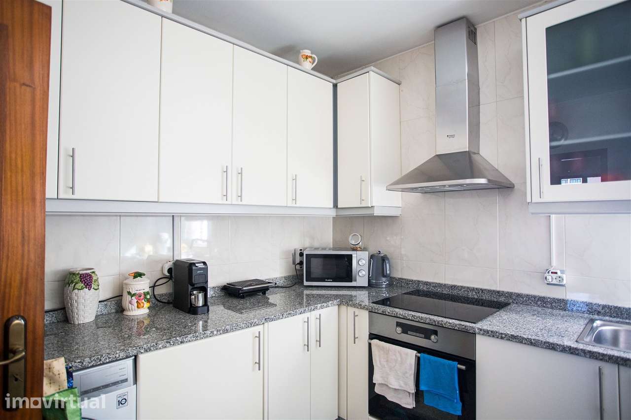 T2 Remodelado junto ao Metro de Santo Ovídio | Espaço adicional com po - Grande imagem: 3/53