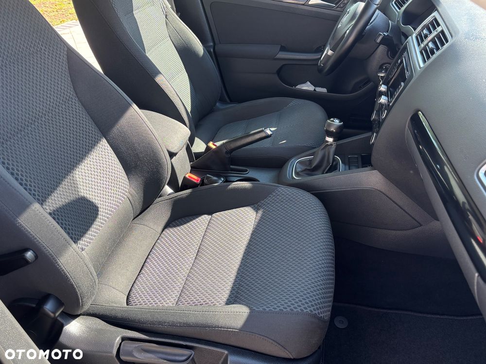 Volkswagen Jetta 1.6 TDI DPF Highline - 22