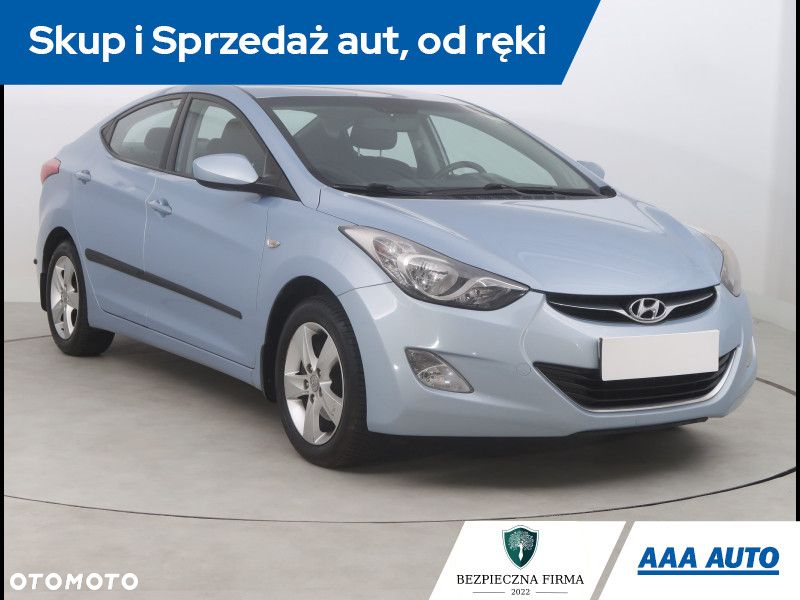 Hyundai Elantra - 2
