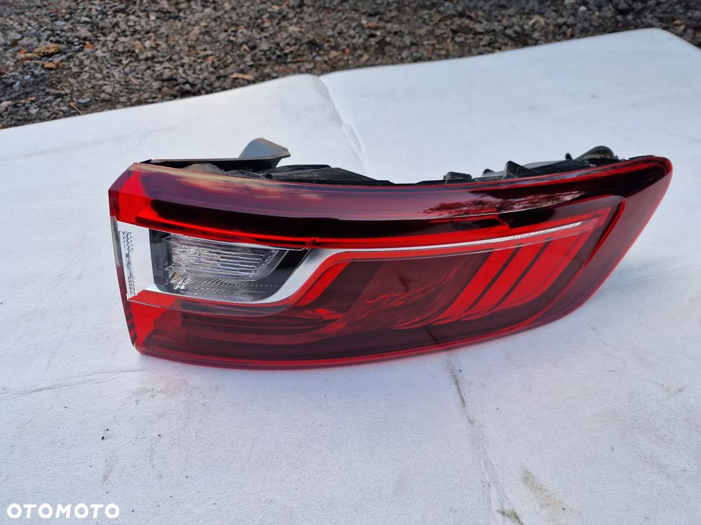 Lampa prawy  tył  Renault  megane  IV  kombi - 3