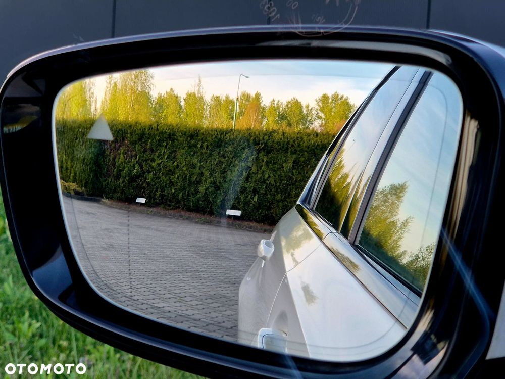 BMW Seria 3 330e M Sport - 16