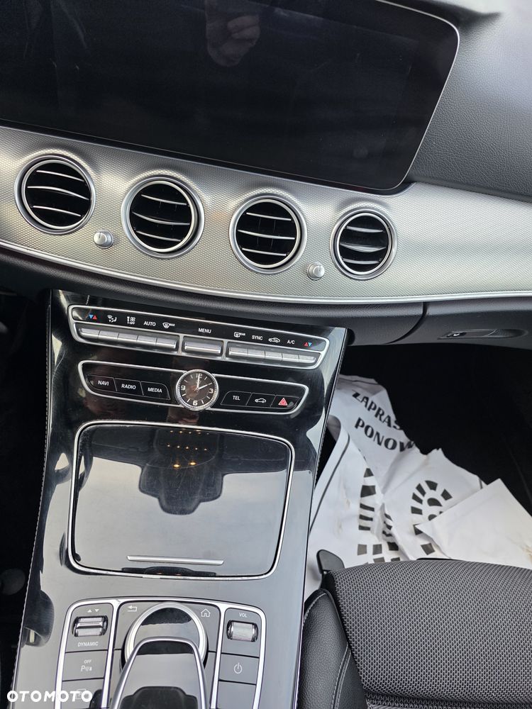 Mercedes-Benz Klasa E 200 9G-TRONIC - 24