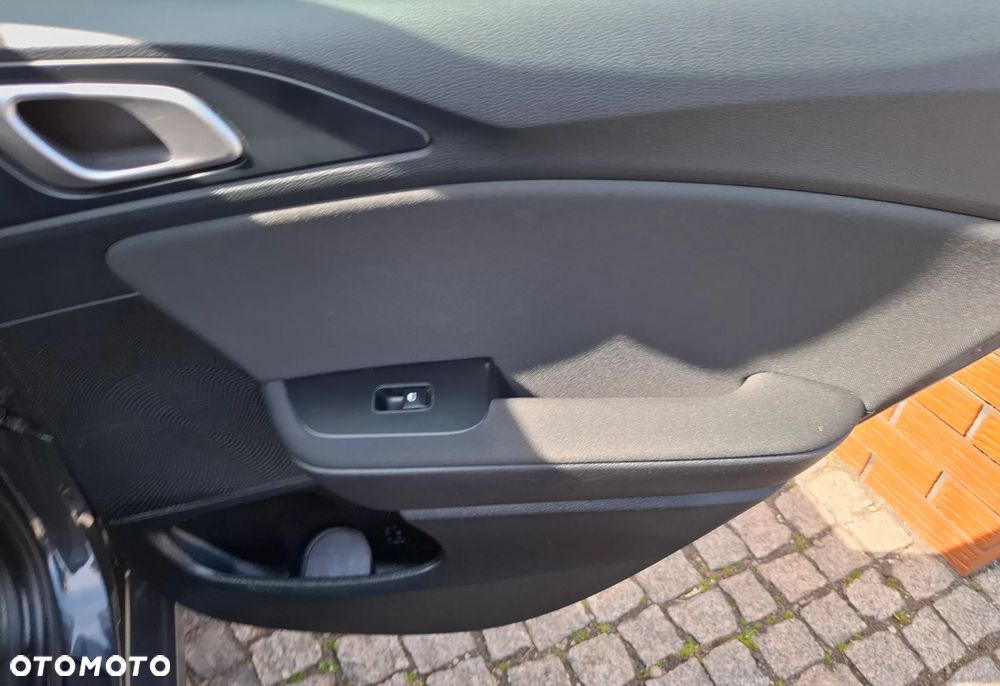 Kia Ceed 1.4 T-GDI M DCT - 29