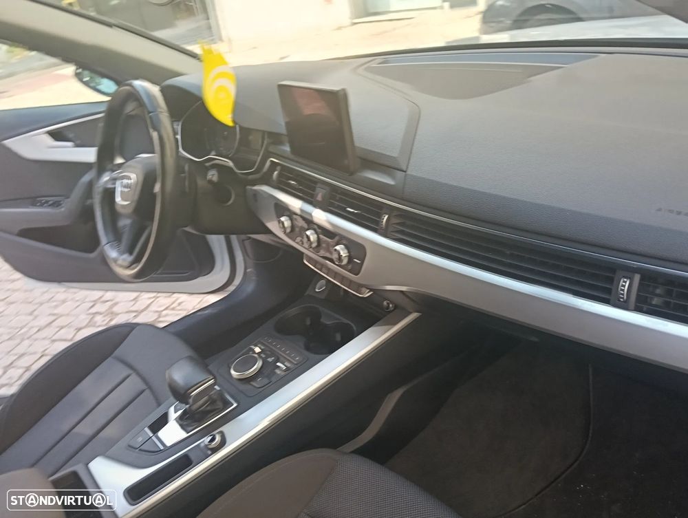 Audi A4 Avant 2.0 TDI Design S tronic - 21