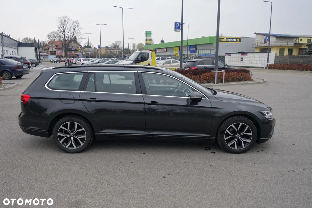 Volkswagen Passat Variant 2.0 TDI EVO Business DSG - 6