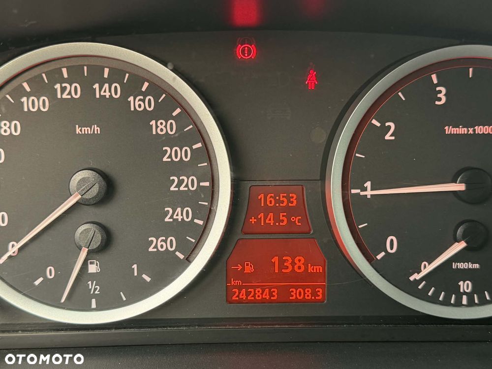 BMW Seria 5 520i - 8