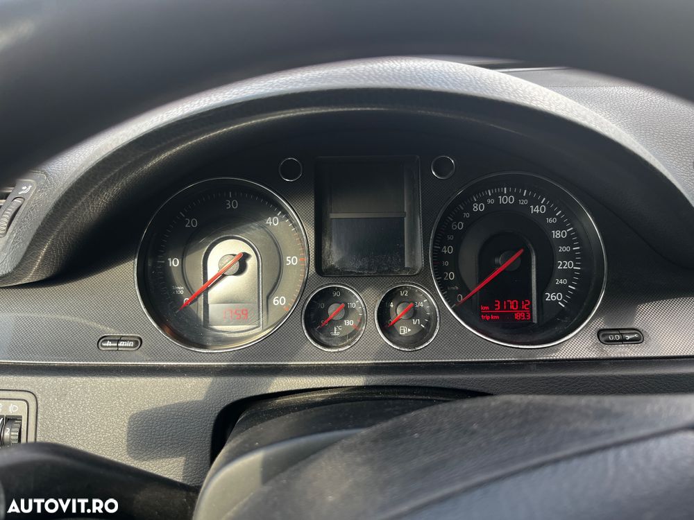 Volkswagen Passat 1.9 TDI Highline - 2