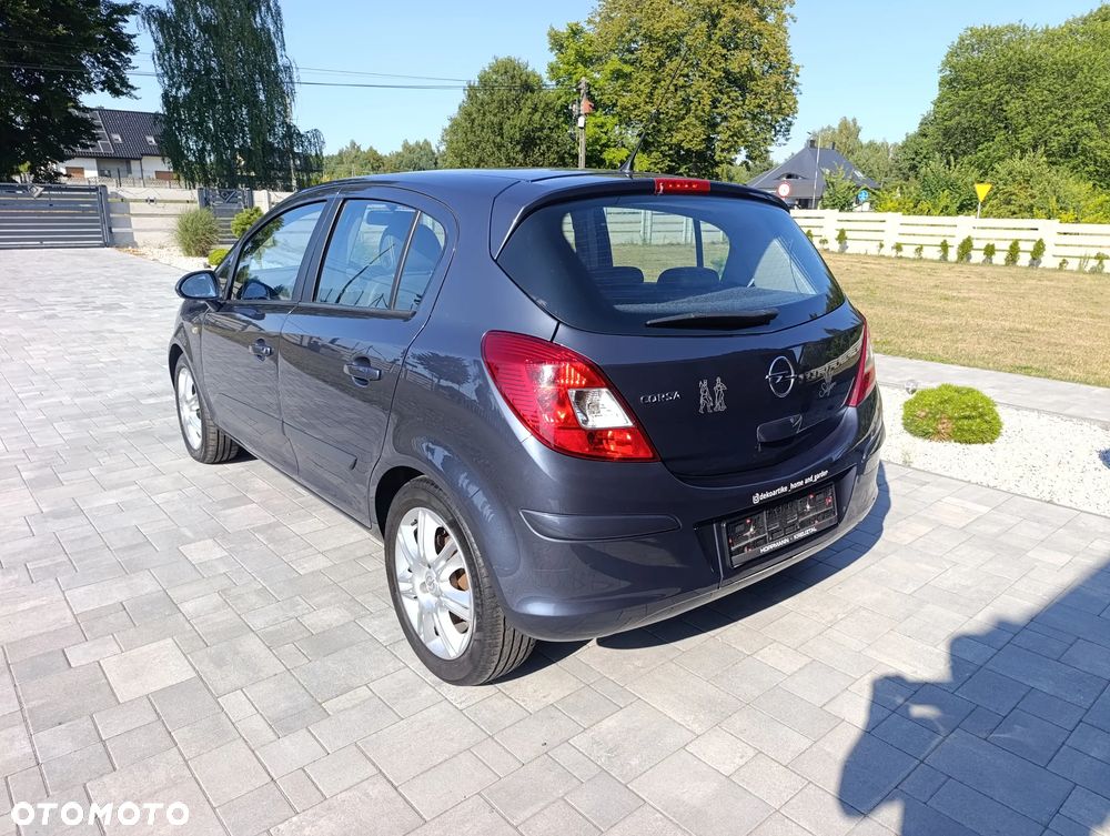 Opel Corsa 1.4 16V Cosmo - 4