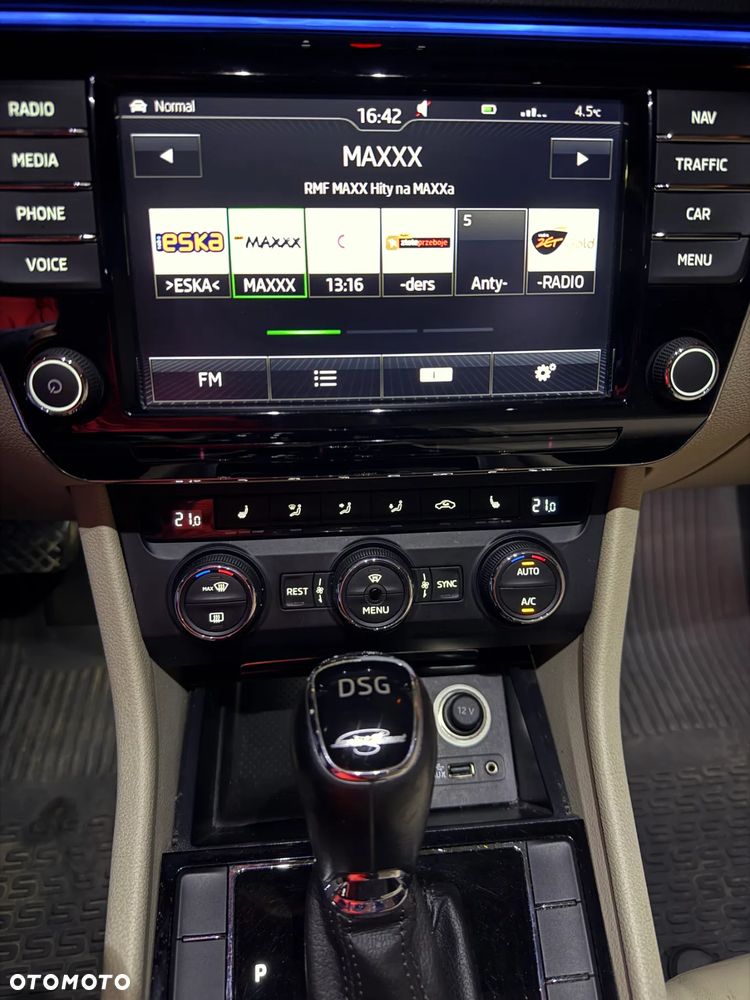 Skoda Superb 2.0 TDI L&K DSG - 10