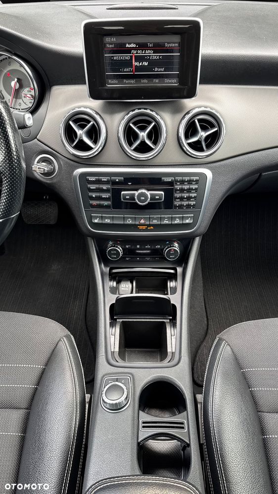 Mercedes-Benz GLA 250 4-Matic - 22