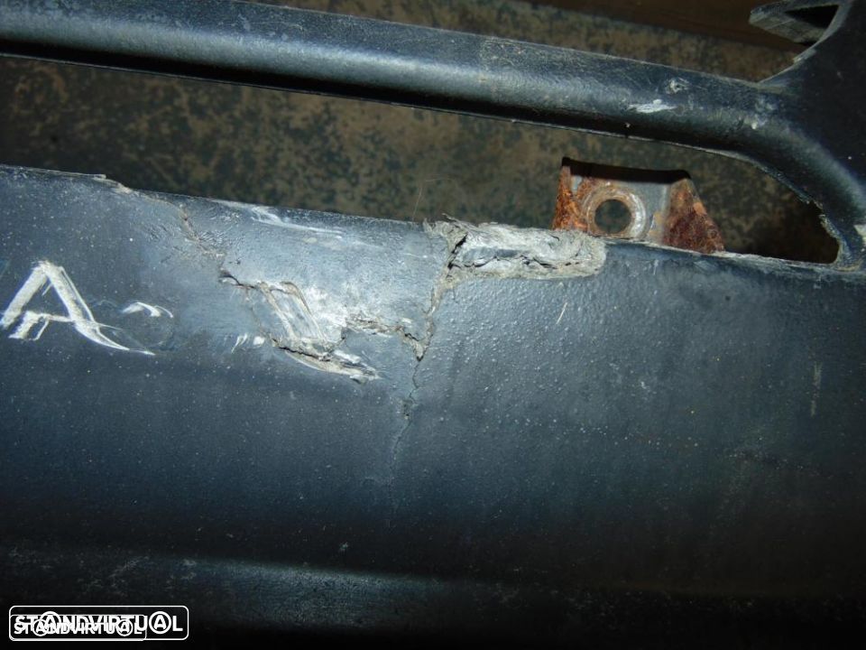 Mercedes furgao 208 d  ou séries 200 300 400 e 600 pára-choques 2 - 4