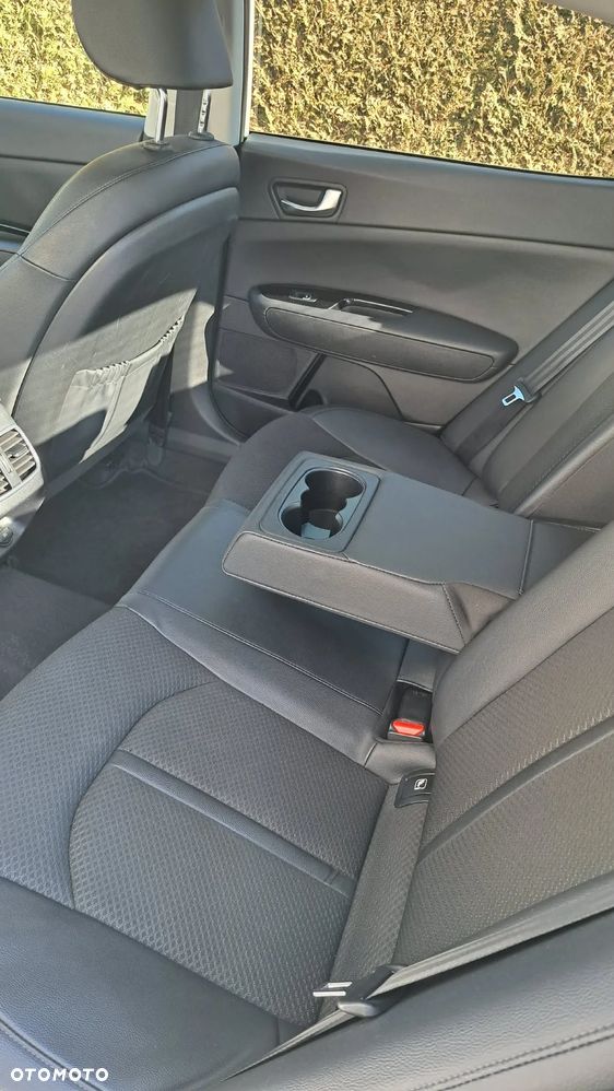 Kia Optima 1.7 CRDI L DCT - 9