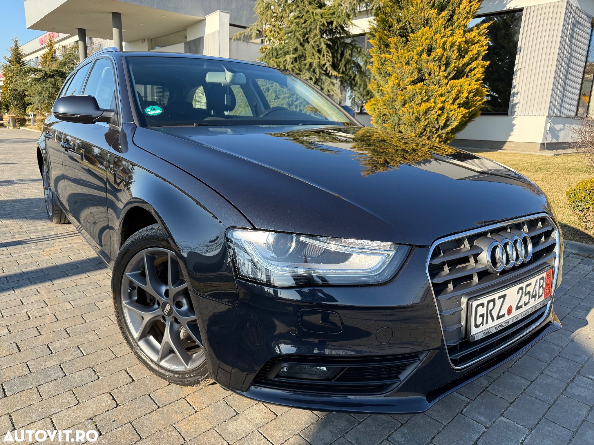 Audi A4 Avant 2.0 TDI ultra Sport - 1