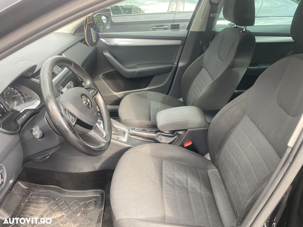 Skoda Octavia 2.0 TDI STYLE DSG - 6