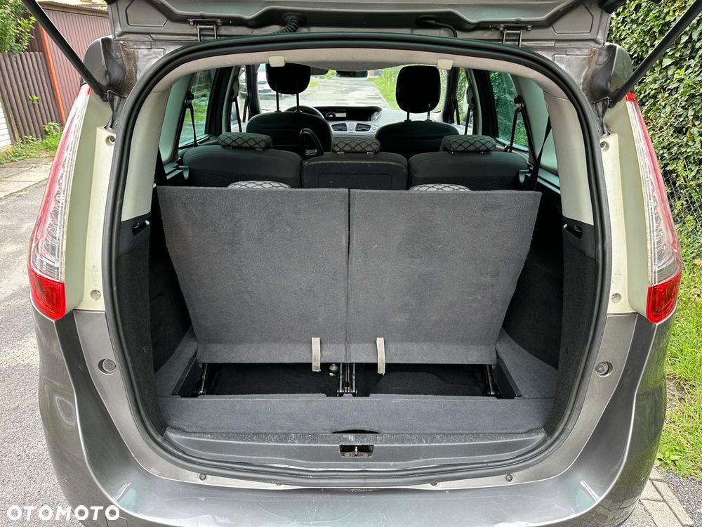 Renault Grand Scenic - 12